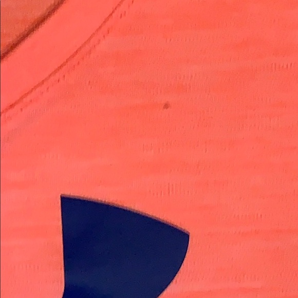 UA dri fit tee - Picture 3 of 3